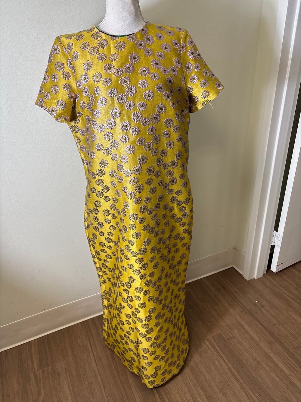 La Double J Metallic Floral Mustard Yellow Gown Sz (fits like a ) 6/8